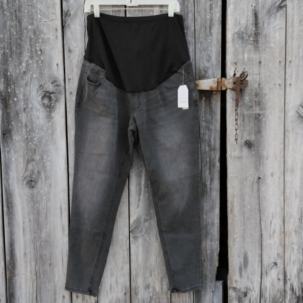Maternity jeans nwt